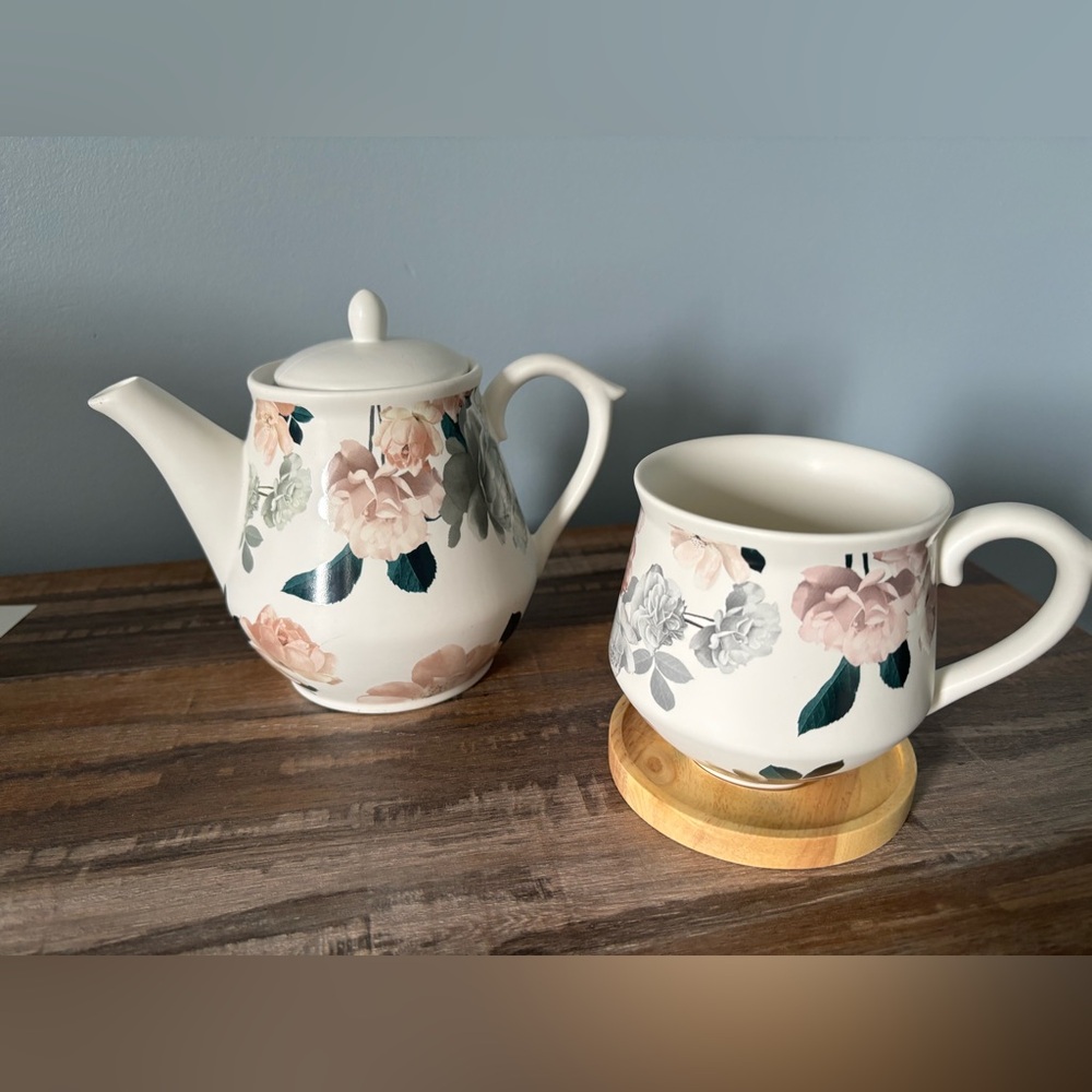 Floral Teapot and Mug Set
